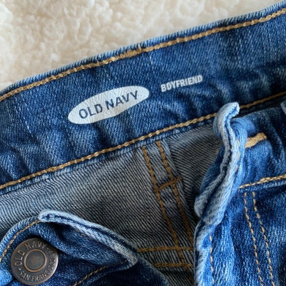 Old Navy Boyfriend Denim Shorts - 4 - Picture 2 of 5